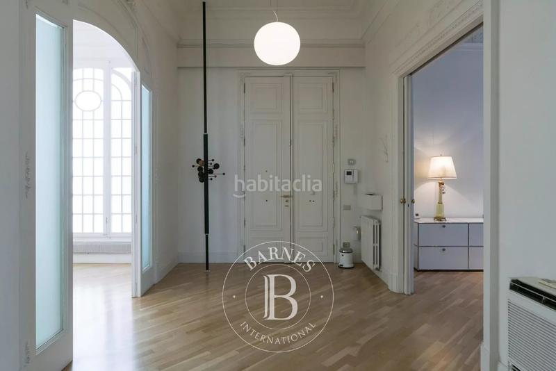 Foto c4236b94-e873-4c4e-85b5-83eebeaf8b1a. Àtic amb calefacció a Dreta de l´Eixample Barcelona