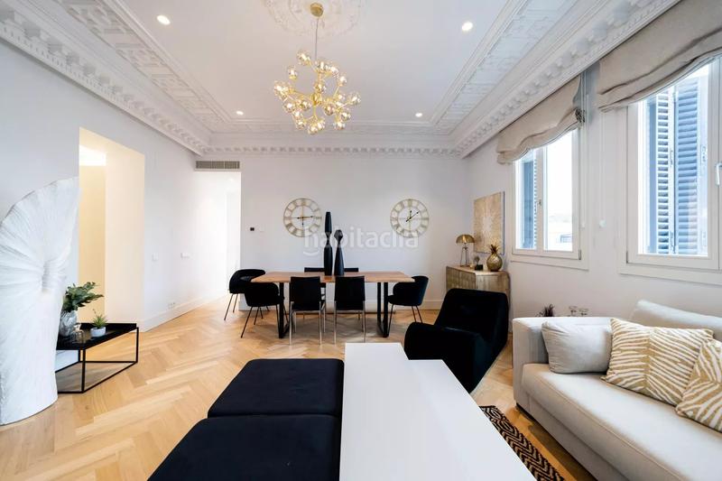 Foto 9fcb7acb-61f6-4982-be99-1c8a4f4e66b9. Àtic amb calefacció a Cortes-Huertas Madrid