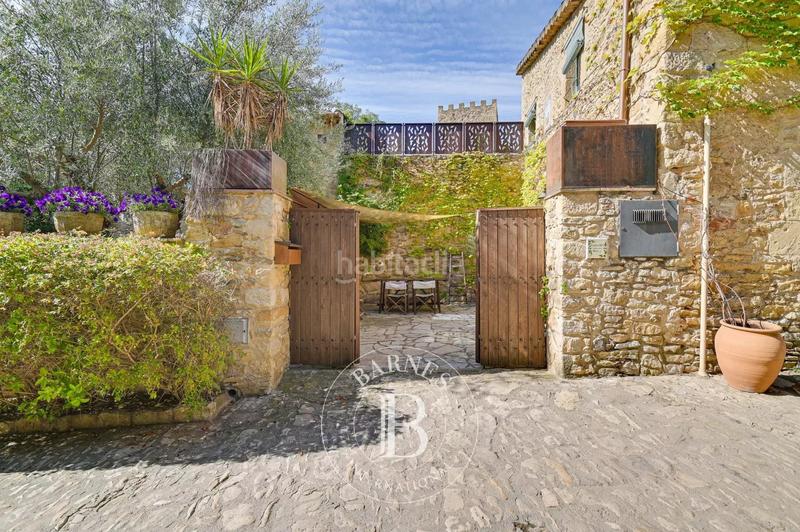 Foto 90d88196-ca42-43d6-b974-50bf12218e76. Masia amb calefacció a Forallac