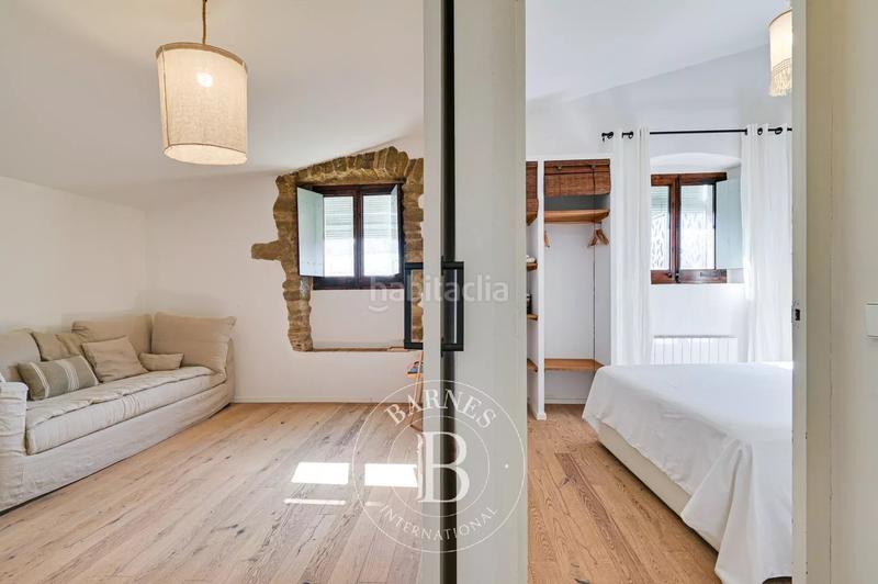 Foto de07bd35-0d61-46aa-8999-6c274f5e4206. Masia amb calefacció a Forallac