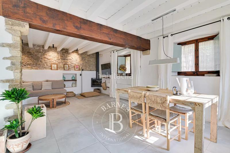 Foto e3b19984-26dc-458f-b389-9dca5c250a55. Masia amb calefacció a Forallac