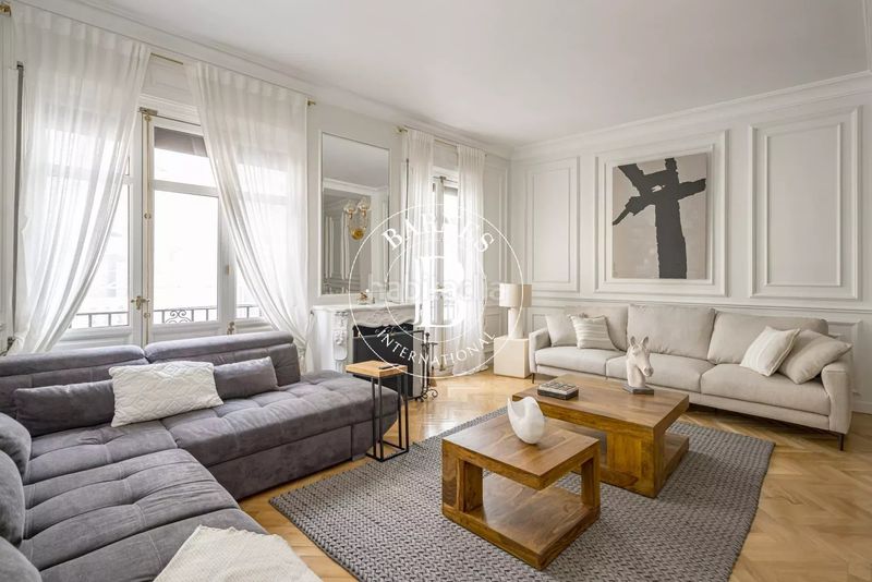 Foto f1fc2dc5-5e9f-4e4e-8b6b-03a9d49b473b. Rent flat with heating in Sol Madrid