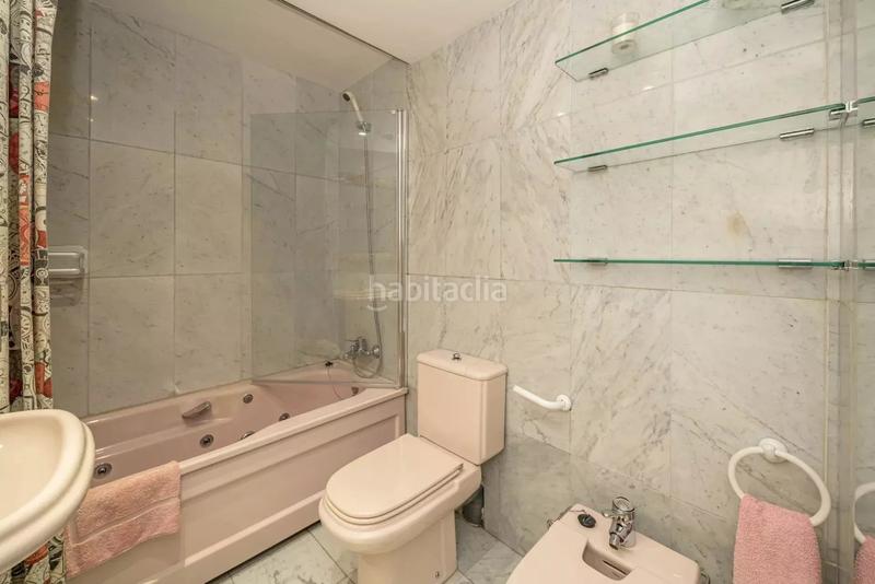 Foto 337aa697-f9de-43d1-a58e-d891977a9d84. Appartement avec parking dans Sol Madrid