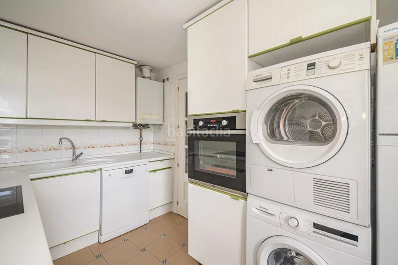 Foto b54d7089-eb2e-48cd-ae1a-32eca362a2af. Appartement avec parking dans Sol Madrid