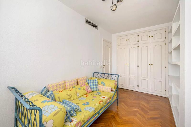 Foto 9632e636-f0a2-49ff-8be5-58a8007392db. Etagenwohnung mit parking in Sol Madrid