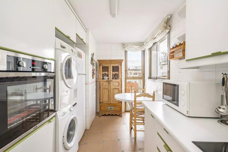 Foto b912b442-c658-4c39-bbf0-d120c87ebcf9. Etagenwohnung mit parking in Sol Madrid