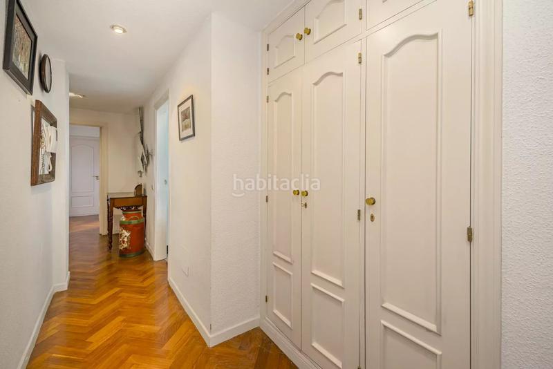 Foto d89dcdc7-8d98-4125-a52e-11eb93295ec2. Flat with parking in Sol Madrid