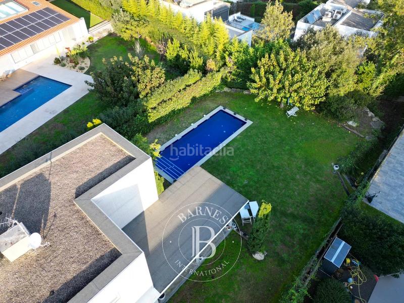 Foto f94a2df2-d55e-45e3-aefc-246d565cea49. Casa con parcheggio piscina in Palau Girona