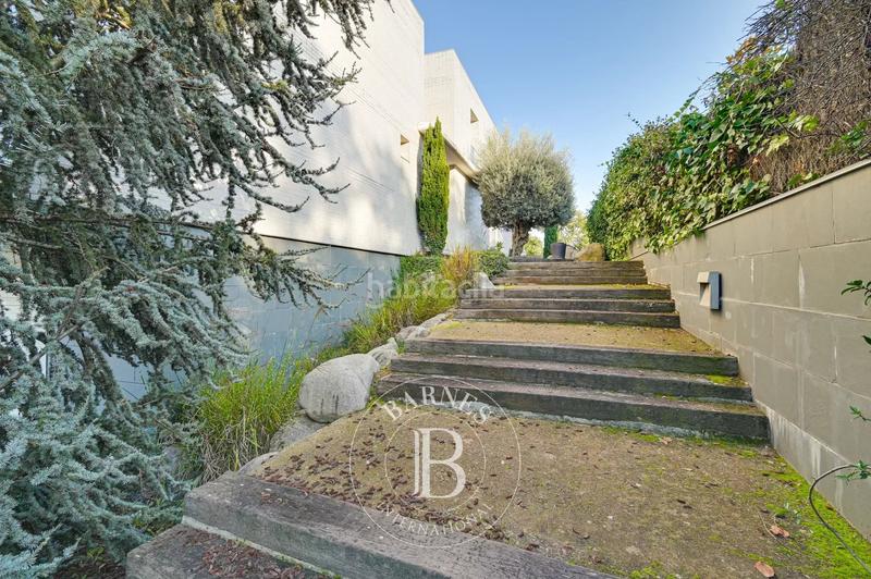 Foto bed3234f-ffc6-4f04-8cc3-0f1c3df51852. Haus mit parking pool in Palau Girona