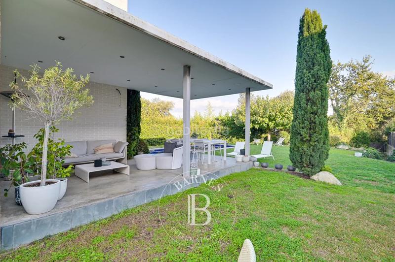 Foto 247f1f1e-6c24-4e61-974c-08dbafce9c60. House with parking pool in Palau Girona