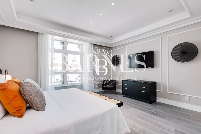 Foto 53c91b03-3724-47b5-9d60-3d0e600f81c7. Rent flat with heating parking pool in Sol Madrid
