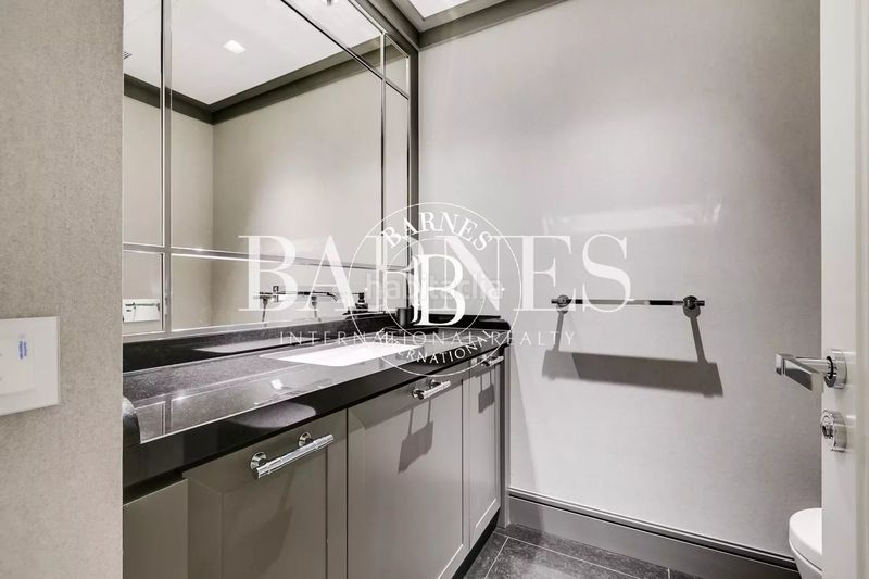 Foto 60b0ec81-1e5e-4896-8875-94dd98226d25. Rent flat with heating parking pool in Sol Madrid