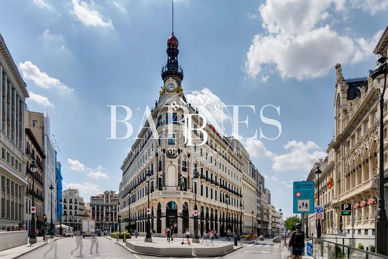 Foto 8f0886f2-0df3-4fa1-a293-af75528bddbb. Rent flat with heating parking pool in Sol Madrid
