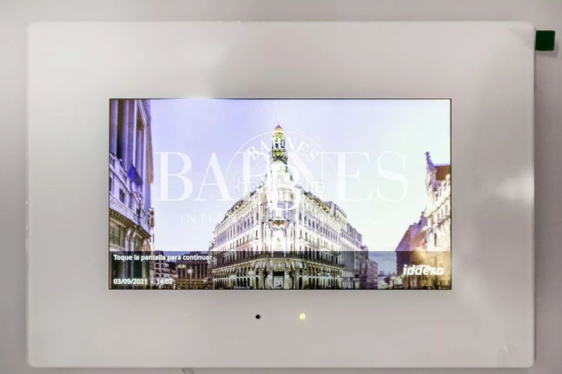 Foto b156af11-334a-43b7-950c-eb51e52f1e46. Rent flat with heating parking pool in Sol Madrid