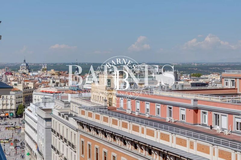 Foto c2d0b48e-8afe-415a-8e05-f777d5bcbf97. Rent flat with heating parking pool in Sol Madrid