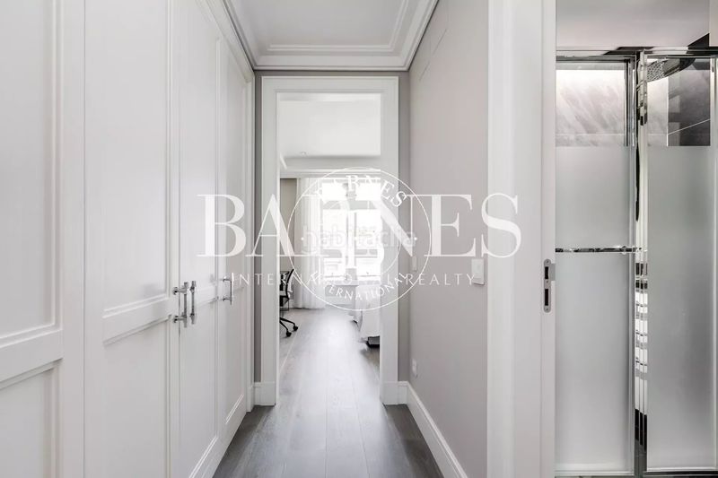 Foto f7754ae7-d5a8-4eef-b0e5-dcdbc42dae73. Rent flat with heating parking pool in Sol Madrid
