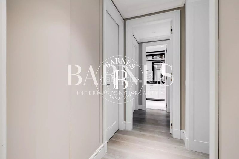 Foto f7be0146-617d-4386-9ee4-7053ea155c52. Rent flat with heating parking pool in Sol Madrid