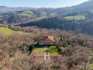 Country house in Aia