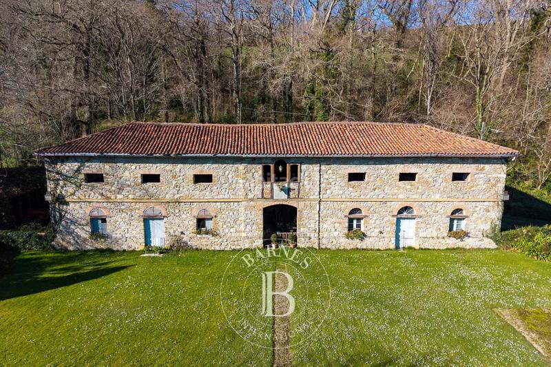 Foto c538b916-5103-4a42-bc7b-e20468de7c30. Masía en Aia