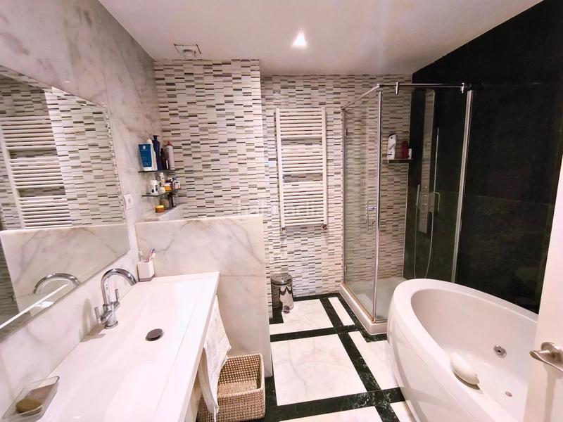 Foto c8f4673a-3a5c-4c4c-b3d0-54dd0070ce10. Rent flat with heating parking in Castellana Madrid