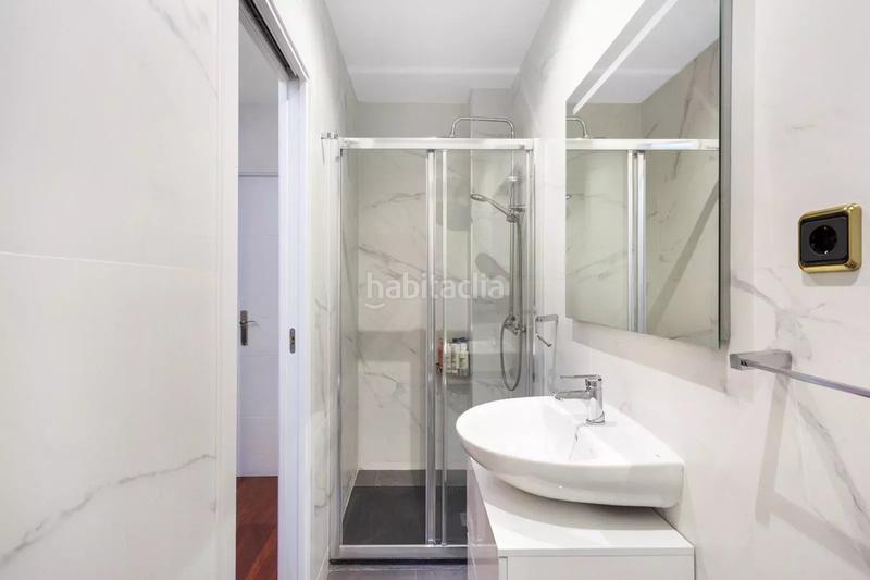 Foto dc81e25e-efae-42bc-b784-59d900c9cd48. Piso en Guindalera Madrid