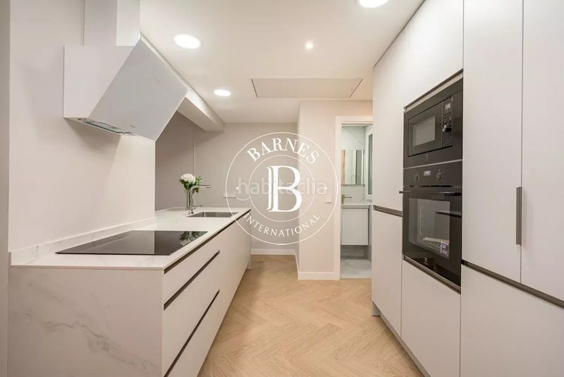 Foto cacf54c3-5251-42a4-a9de-14cb3fe040c1. Piso en Goya Madrid