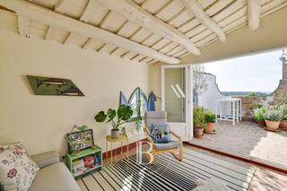 Country house in Saus, Camallera i Llampaies