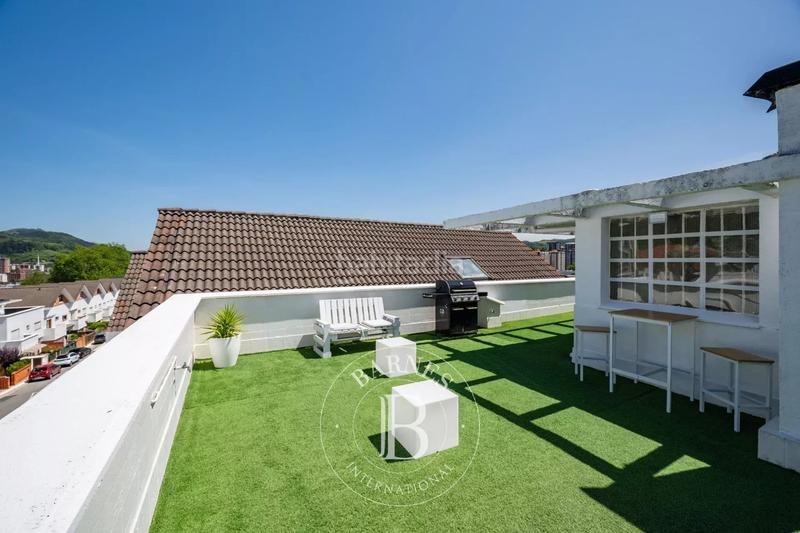 Foto 2c6f7bbc-1ca0-44ee-a7bb-d10a2ae23930. Casa a schiera con riscaldamento parcheggio piscina in Donostia - San Sebastián