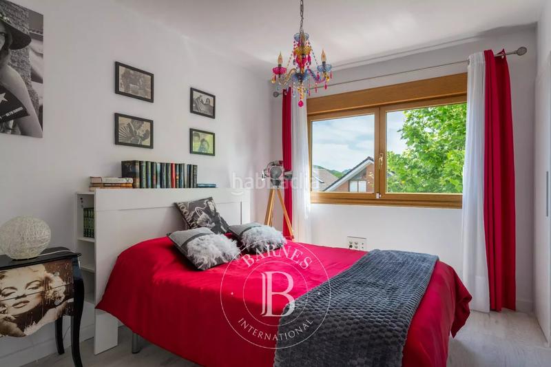 Foto b28db0ac-bc22-473d-a400-904ec4d83974. Casa a schiera con riscaldamento parcheggio piscina in Donostia - San Sebastián