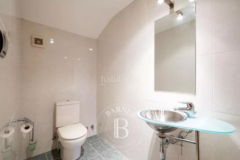 Foto abca41b5-f2e2-49dd-b8a8-3365107e18af. Casa amb calefacció aparcament piscina a Igeldo Donostia - San Sebastián