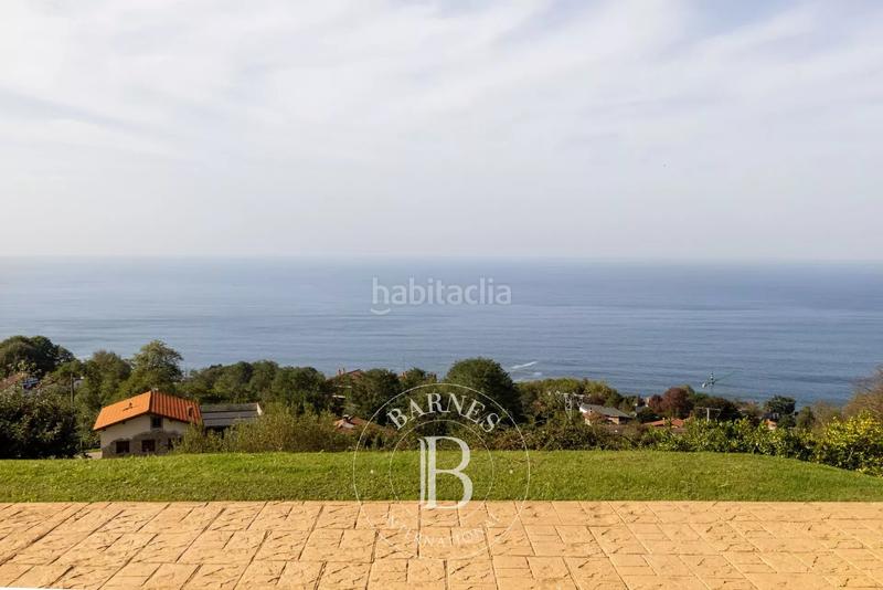 Foto da116532-e7ce-4261-8646-6fc28d1fab21. Casa amb calefacció aparcament piscina a Igeldo Donostia - San Sebastián
