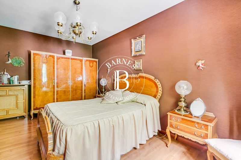 Foto 0f37d248-ce4a-4b42-8bb1-e22a8575cb4f. Casa amb calefacció aparcament a Fuente del Berro Madrid