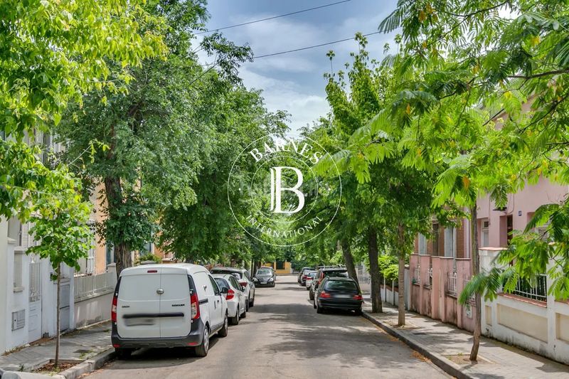 Foto 13dc39e4-beb2-49a3-bfbe-4b419b65a3ef. Casa amb calefacció aparcament a Fuente del Berro Madrid