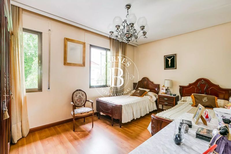 Foto 996ea8b1-b225-46d5-a0be-7a06b5f8fd50. Casa amb calefacció aparcament a Fuente del Berro Madrid