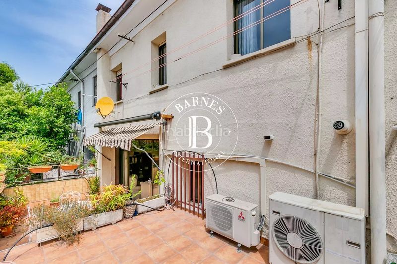 Foto eed6a637-7ef9-4a51-a92f-5d682626e339. Casa amb calefacció aparcament a Fuente del Berro Madrid