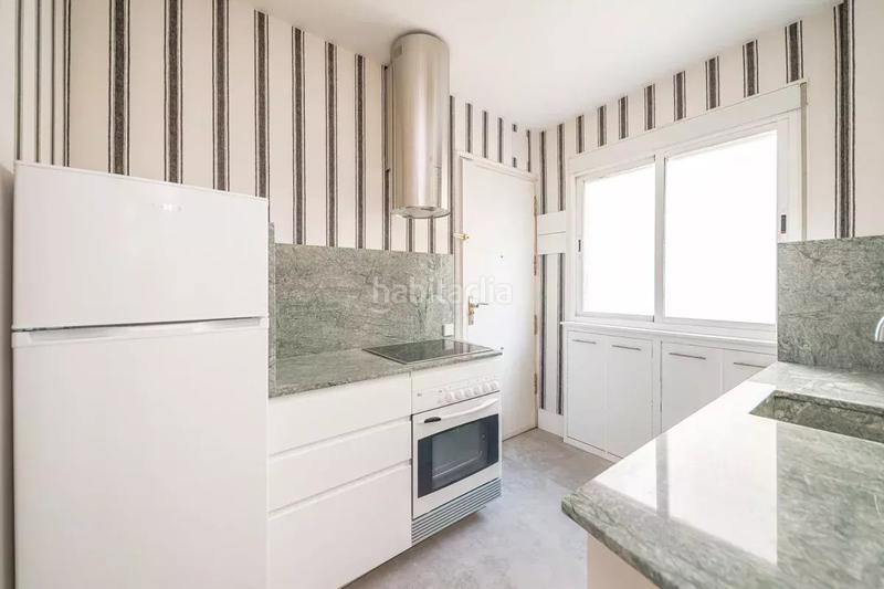 Foto f90c3ee3-545e-4df6-8c8e-61b933056f3d. Rent flat with parking in Castellana Madrid