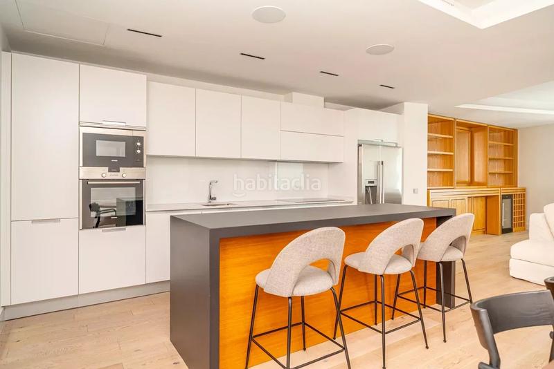 Foto 518f7967-2841-4d29-bf09-2725693a33c6. Rent flat with heating in Jerónimos Madrid