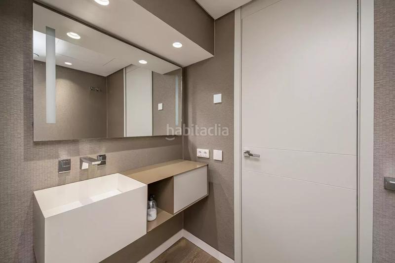 Foto 26b5985e-816c-4437-a056-f633a8c59976. Rent flat with heating pool in Jerónimos Madrid