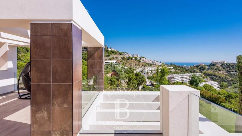 Foto 2f522563-7113-4fdc-af13-64ed2cc8477d. Casa amb calefacció aparcament piscina a Benahavís pueblo Benahavís