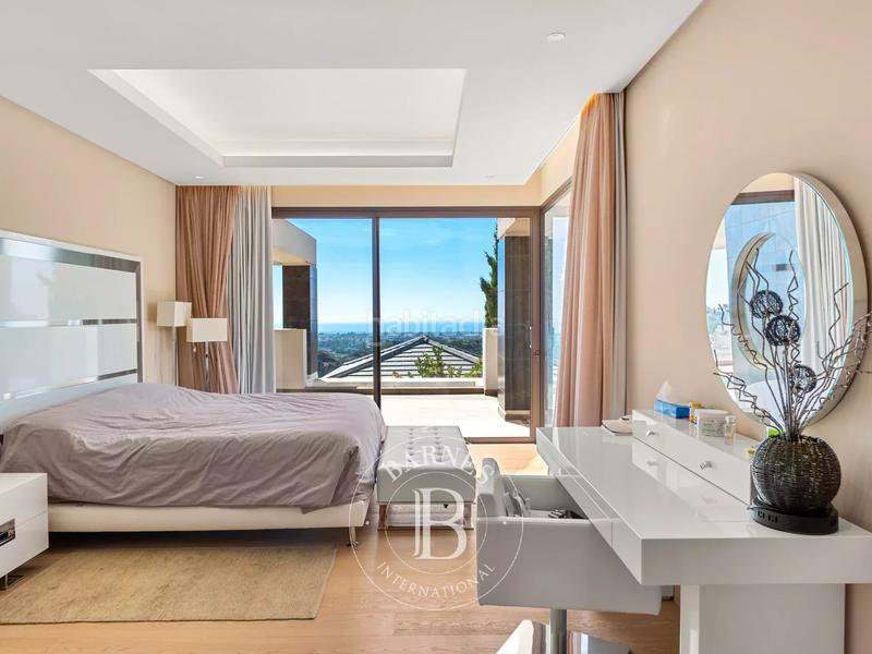 Foto 9019d654-abb6-4d78-9bce-839f873eff29. Haus mit heizung parking pool in Benahavís pueblo Benahavís