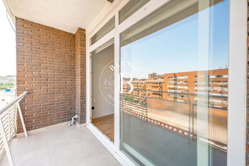 Foto 53113730-171c-4b10-9395-4e3844baf0dd. Piso en Adelfas Madrid