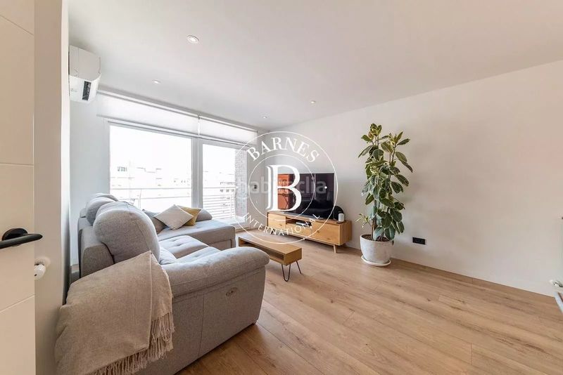 Foto 7f0ea554-ca6b-4663-a41d-61d2c38f3503. Piso en Adelfas Madrid
