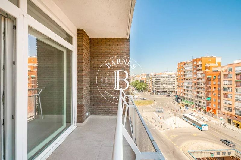 Foto 84125976-5d2c-4882-b980-f33323417ed1. Piso en Adelfas Madrid