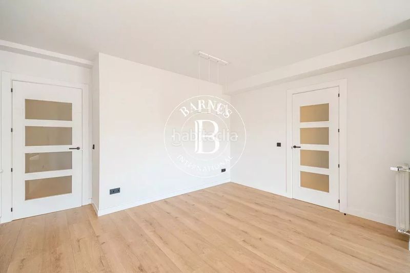 Foto 934cfddf-3a42-4779-ae92-74c05a4ebebf. Piso en Adelfas Madrid