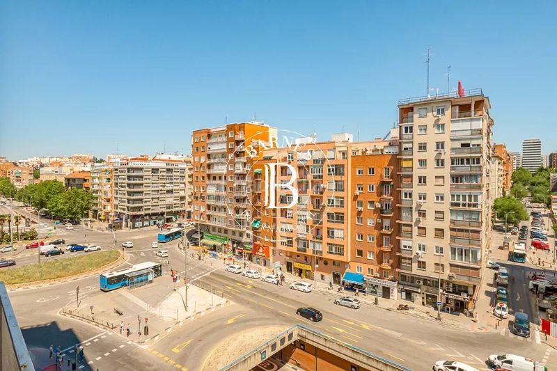 Foto f4a1efe5-7d25-4f0a-a22a-f280b158b05c. Piso en Adelfas Madrid