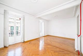 Etagenwohnung en Recoletos