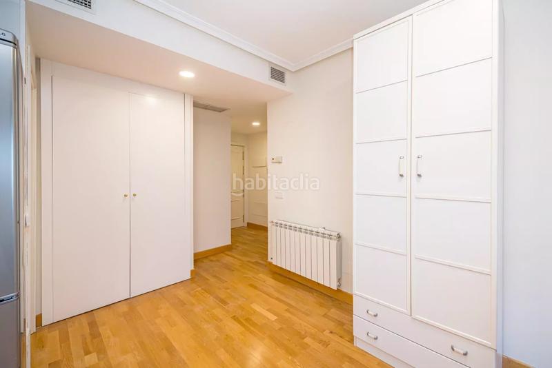 Foto b39431f7-6c65-4f5f-8098-cc401af4cb3f. Piso en Palos de Moguer Madrid