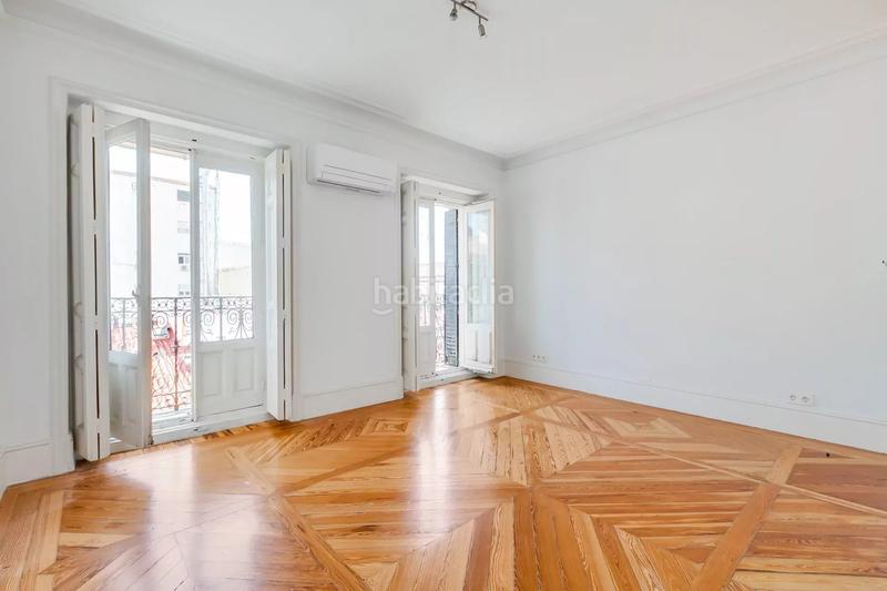 Foto 6e9bf8a0-21fa-47a1-b3df-ce8f18655717. Alquiler piso en Justicia-Chueca Madrid
