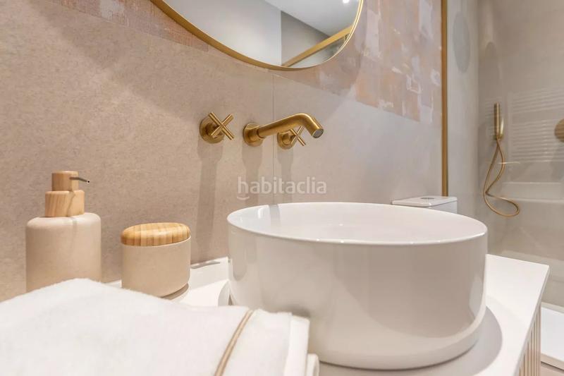 Foto 40aadce4-323b-4e8c-86ae-86dc4af5d1e3. Pis amb calefacció a Guindalera Madrid