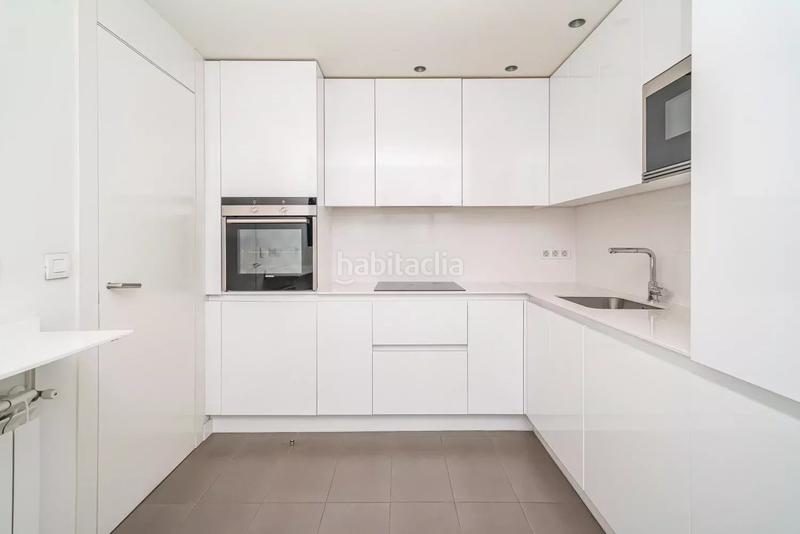 Foto 4f19901b-c287-4d0f-9521-21ec14877a1c. Etagenwohnung mit heizung parking pool in Vallehermoso Madrid